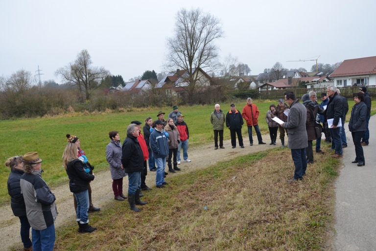 Emotionaler Ortstermin im Reichertshofener Ortsteil Gotteshofen. Fotos: Zell