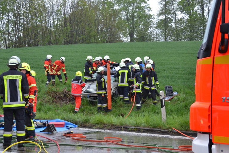 Fotos: Feuerwehr Schweitenkirchen, Feuerwehr Geisenhausen