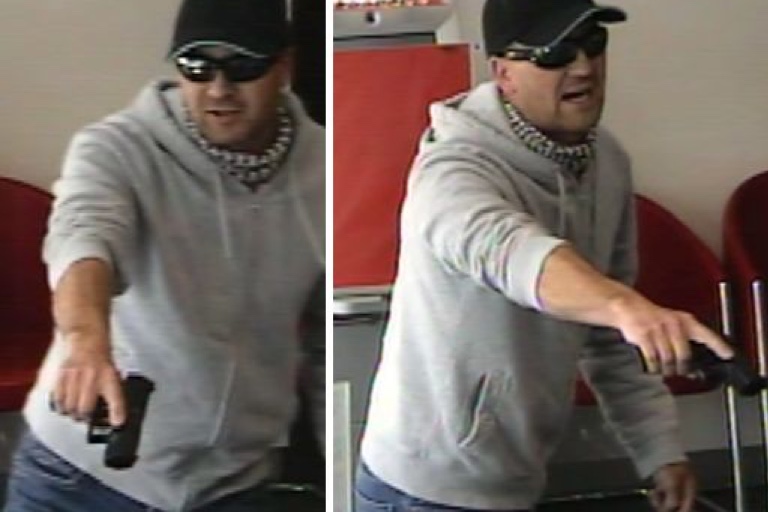 Diese Bilder aus der Überwachungskamera vom Täter veröffentlichte die Polizei heute.