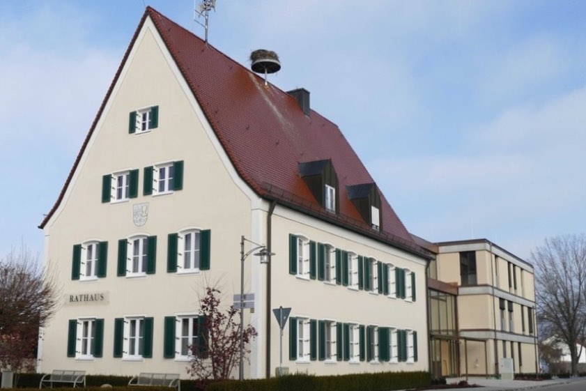 Einen Zweikampf um die Nachfolge von Bürgermeister Ludwig Wayand gibt es in Baar-Ebenhausen. Im Bild das örtliche Rathaus. Foto: oh