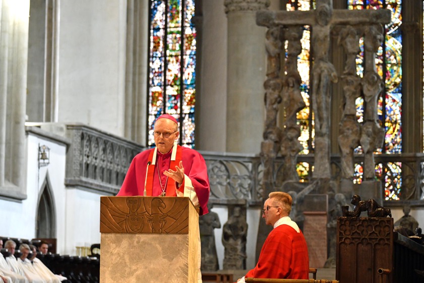 Weihbischof Florian Wörner bei seiner Predigt. Fotos: Nicolas Schnall, pba