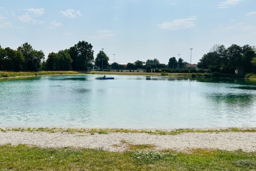 "Aus bakteriologischer Sicht einwandfrei" ist das Wasser im Bergkirchner See. Archivfoto: Giesenregen